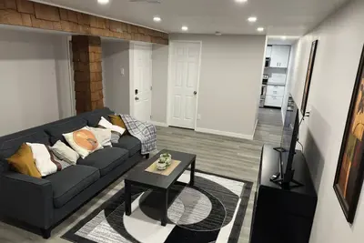Image de Newly renovated 2 bedroom suite