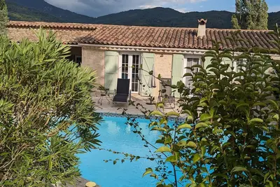 Image de Charmante maison provençale avec piscine chauffée