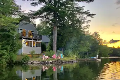 Image de Peaceful, quiet lakeside cottage in Sunapee, 12 minutes from the skiing.