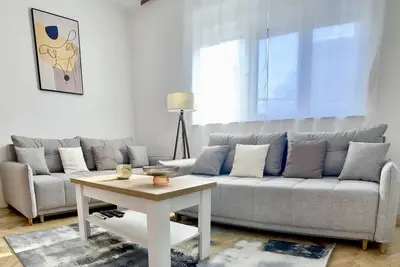 Image de Spacious family home with large patio for chill & grill - Apartment Noel Knin