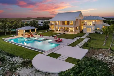 Image de Okyanus: Million dollar oceanview villa w/ pool, Jacuzzi, full staff & golf cart