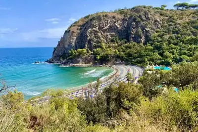 Image de Villa surrounded by greenery, just 5min walk from SanMontano beach