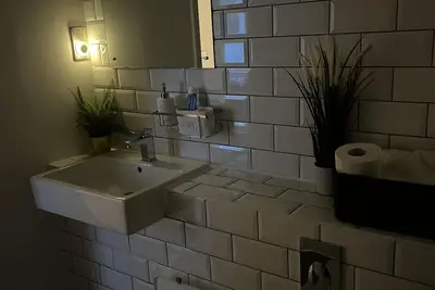 Image de Heart of B1 Luxury Family- Cozy Heaven. Secure Parking- Quiet City Home