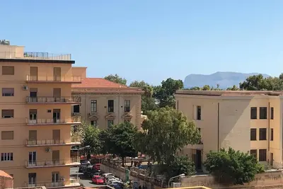 Image de Large house near Central Station-Ballaró-Orto Botanico-Foro Italico-Porto.