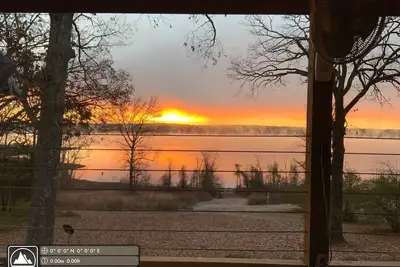 Image de Lakefront house on Greers Ferry Lake with water access by Devil’s Fork launch