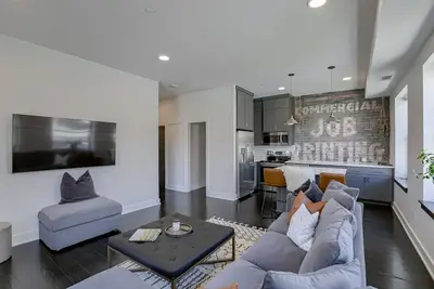 Image de +Luxury Condo+Unl, Memorial Stadium, Arena, DTown