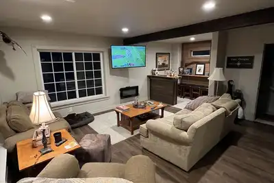 Image de Country Farmhouse in beautiful Vale, Oregon. Perfect for your adventure trip.