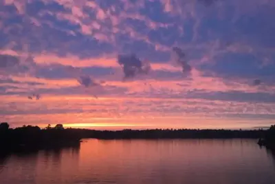 Image de Breathtaking View Lake Front Cottage