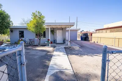 Image de Enjoy a stylish experience at this centrally-located place!