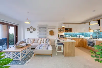 Image de Safa is a beautifully renovated 2 bed apartment with luxury touches