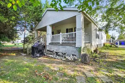 Image de Captain's Cottage- Walking distance to beach, 10 Mins to De Turf