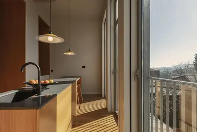 Image de Transformed Home in Porto's East, Blending Tradition and Modernity. 10m to center