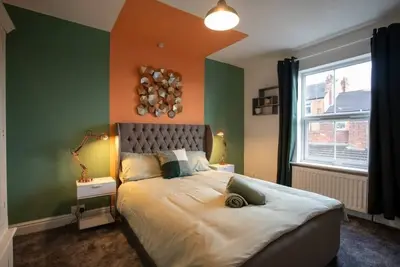 Image de Charming City Centre Home w/ Free Parking