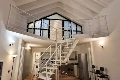 Image de Prada Foundation Exclusive Detached Loft Top Collection