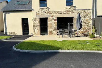 Image de Proche St Malo, Dinan, Rennes, maison en campagne, terrasse et espace vert