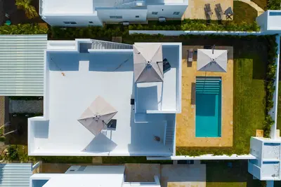 Image de Rooftop Ocean View Villa Steps to a Private Beach