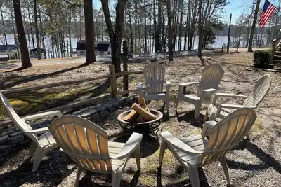 Image de Quiet Secluded Lakeside Home on Fishing Creek of Clarks Hill Lake.