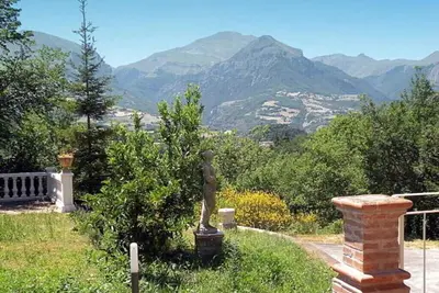 Image de 5 Bedroom Villa in Montefortino