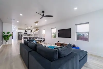 Image de *Craftsman's Paradise - 12 Guest Gorgeous Home*