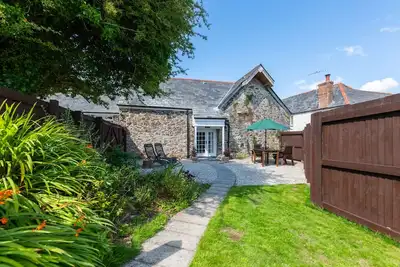 Image de Beautiful, romantic 4* cottage in rural setting with Country Club membership. \n