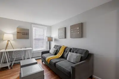 Bright Modern Open Layout 2nd Flr Short to MidTerm