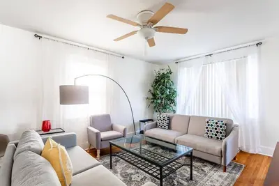 The B&W Haven 5br Home with yard theater + Office