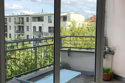 Image de Zwei Gemütliche Schlaf & Arbeitszimmer in Heller Wohnung mit Balkonen Zentral