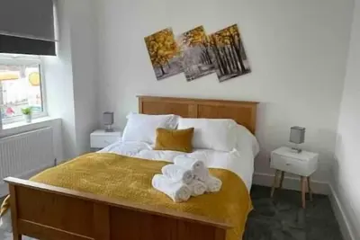 Image de Newly renovated flat in Ahstead\n\n