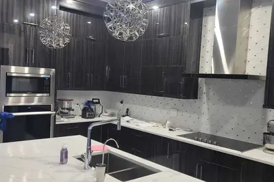 Image de Spacious home for you and your family. 4 bedrooms and 4 bathrooms in the city.