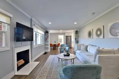 Image de Bexley Park Modern Retreat House