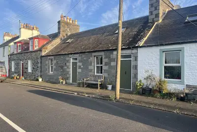Image de Apple cottage: A cosy cottage with log burners and mature garden. Pet-friendly.