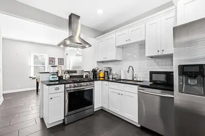 Image de Beautifully Appointed House in Trendy West Village! Parking! Central Location!