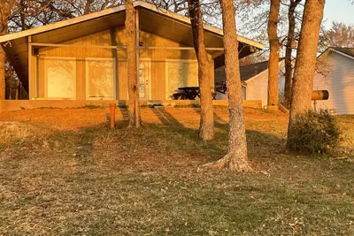 Image de Lakefront Property with Boat Dock close to public boat ramp! Beautiful sunsets!