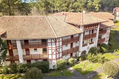 Image de Domaine du Golf à deux pas du Lac, bel appartement 4 couchages avec piscine