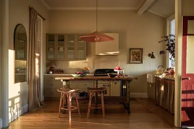 Image de Ballandean Lodge  -110-year-old grand Queenslander set on a 6 acre olive grove.