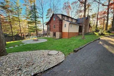 Image de Amazing log cabin - 5 acre stocked pond - 16 acres - Minutes to Kings Dominion