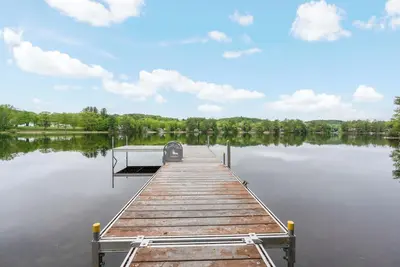 Image de Lakefront cottage with Private Dock and Kayaks