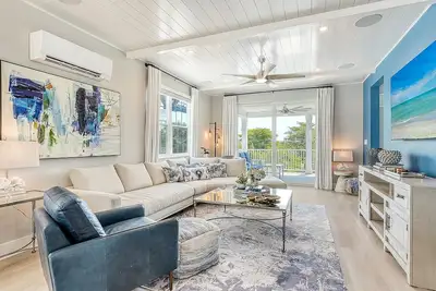 Image de Now booking for Summer! New! Saltwater Serenity. 08 Miles to Ami, Canal Front w/Heated Pool!