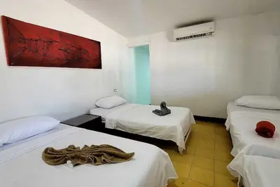 Image de Alojamiento con Playa Privada en la Isla de Punta Arena en Cartagena