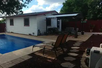 Quaint Styled House, Bluebonnet Capital, Epicenter of Highland Lakes areas.