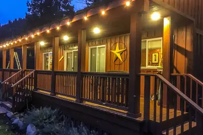 Image de New Listing! 2 Bedroom, 1 Bath cedar pine cabin on Chinook Pass