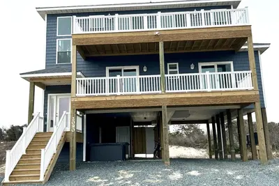 Image de Steps From The Water! Beautiful New Home In The Heart Of 4x4 Wild Horse Carova