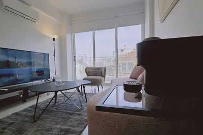 Stay Cosmo City Suite 102