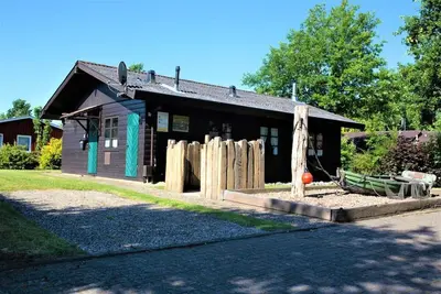 Image de 4 person vacation home with wood-burning stove and canoe in Otterndorf