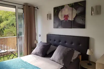 Image de 10 pers. 40 min Disney 15 min Paris Orly 35 min Château de Versailles