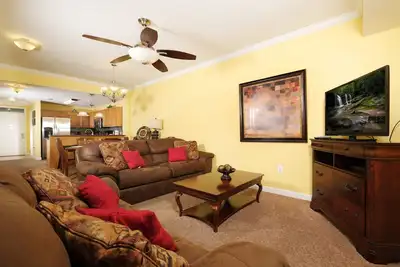 Image de Cozy 2br w\/ River Views+ 2 Min to Pigeon Forge