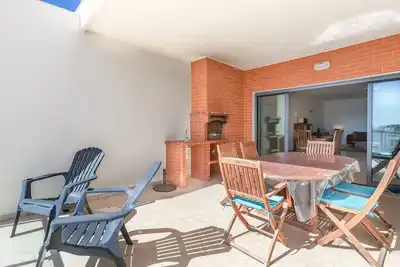 Image de ✨Luxury Lagos Apartment | Sea Views, Pool, & Prime Location✨