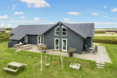 Maison de vacances pour 18 a Harboøre