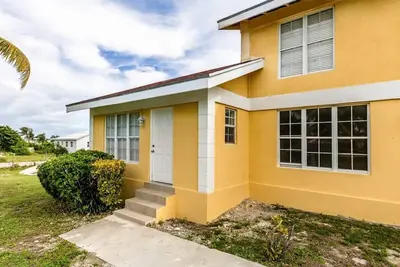 Image de Walk to Beach & Shops - High Rock House w/ Kitchen