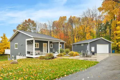 Image de The Dragon House @ Sandy Beach - Hot Tub! Nintendo Switch! Dragon Trail!